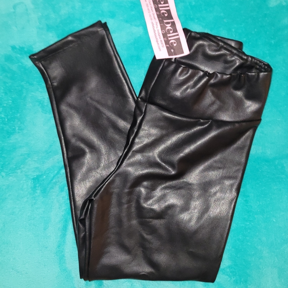 White Birch, size Small, faux leather Capri pants, NWT black faux leather capri